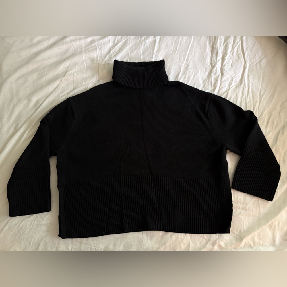 GAP Black Loose Fit Turtleneck Crop Sweater Size S